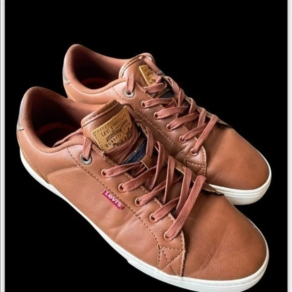 Levi’s fashion sneakers for men